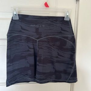 Alphalete surface shorts black